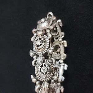 Metal Strech Turtle Bracelet